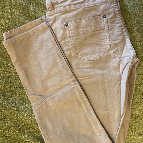Patagonia Fitted Corduroy Pant - Women's NEW - Picture 3 of 4